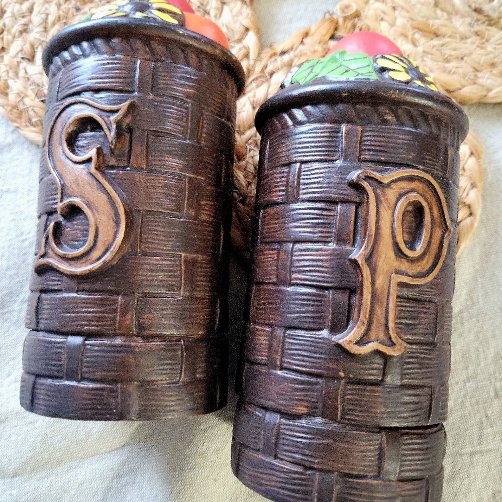 Vintage Flower Power Groovy Ceramic Retro Salt & Pepper Shakers Sunflower - Picture 3 of 8